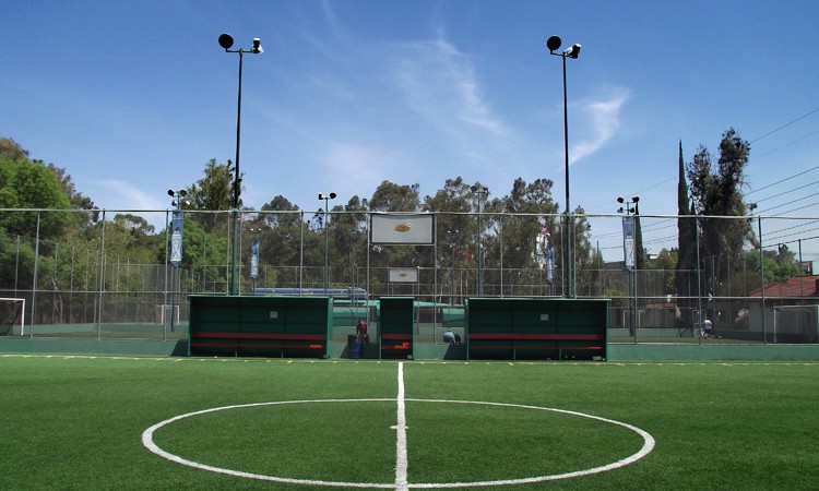 parque-naucalli-tochito-pasto-sintético